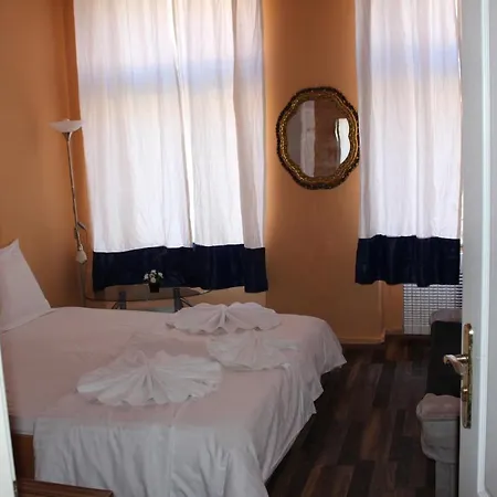 Club Bed & Breakfast Prague