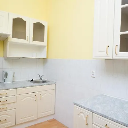 Club Bed and breakfast 2*