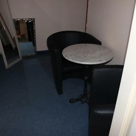 Club Bed and breakfast 2*